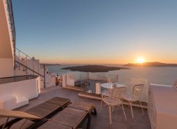villa-renos-cyclades-santorini-deluxe-room-caldera