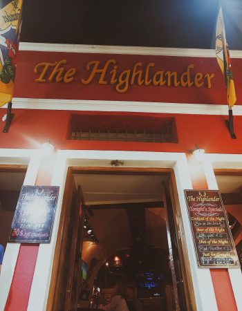 The Highlander Bar Santorini