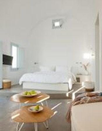 Santorini Heights Suites